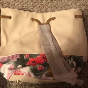 Miche floral crossbody